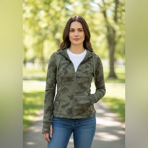 Lululemon Athletica Size 6 Define Jacket Camo